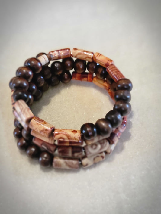 Wooden bracelet memory wire