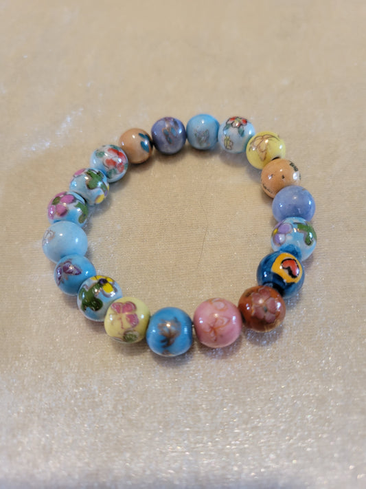 Stretch bracelet with colored porcelain beads, size 6.5