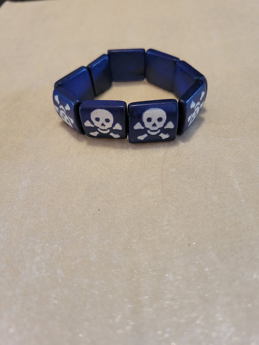 Dark blue wood skull bracelet, stretch, size 7