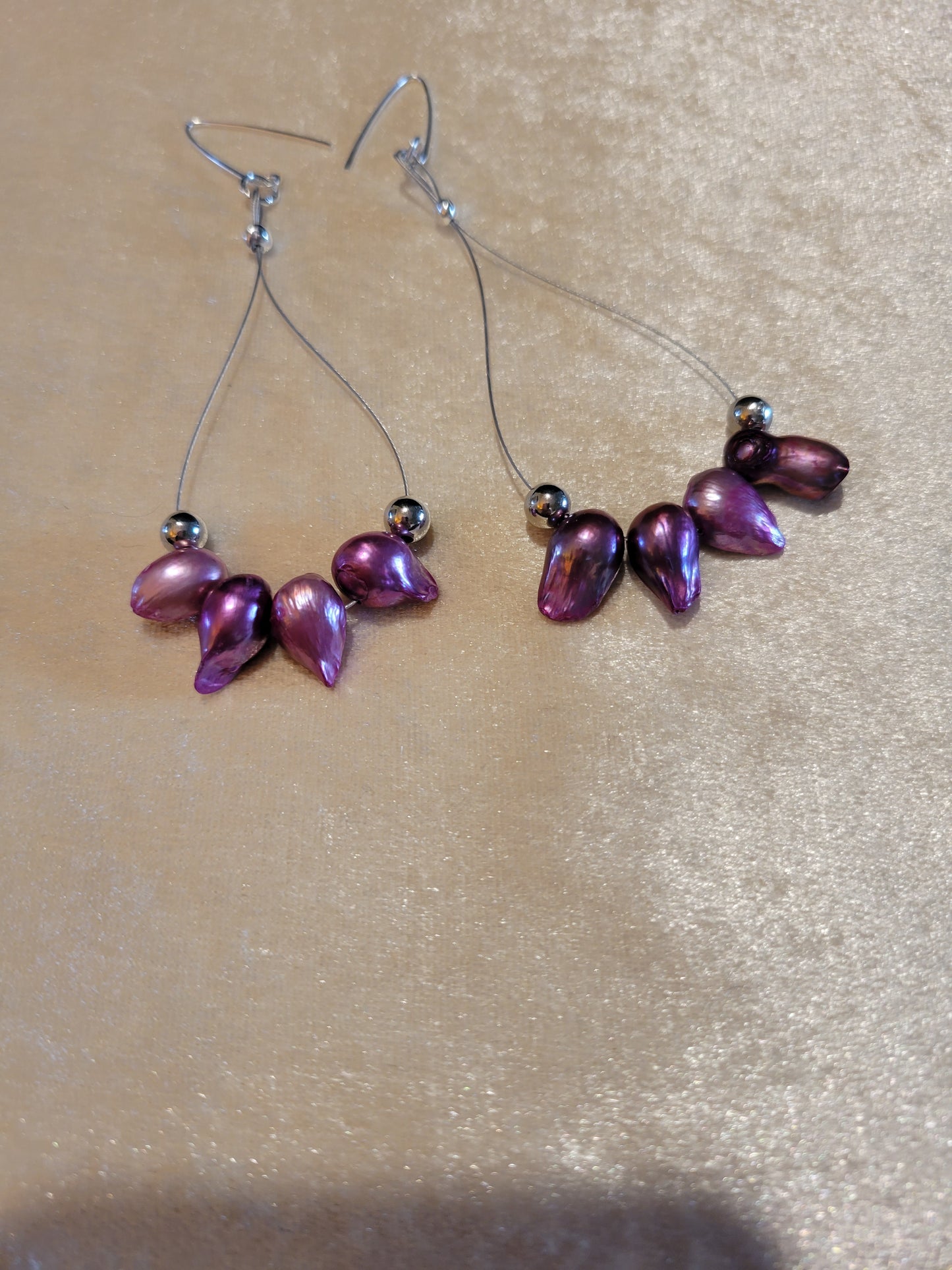 Dangle earring, fuchsia color blistered pearls